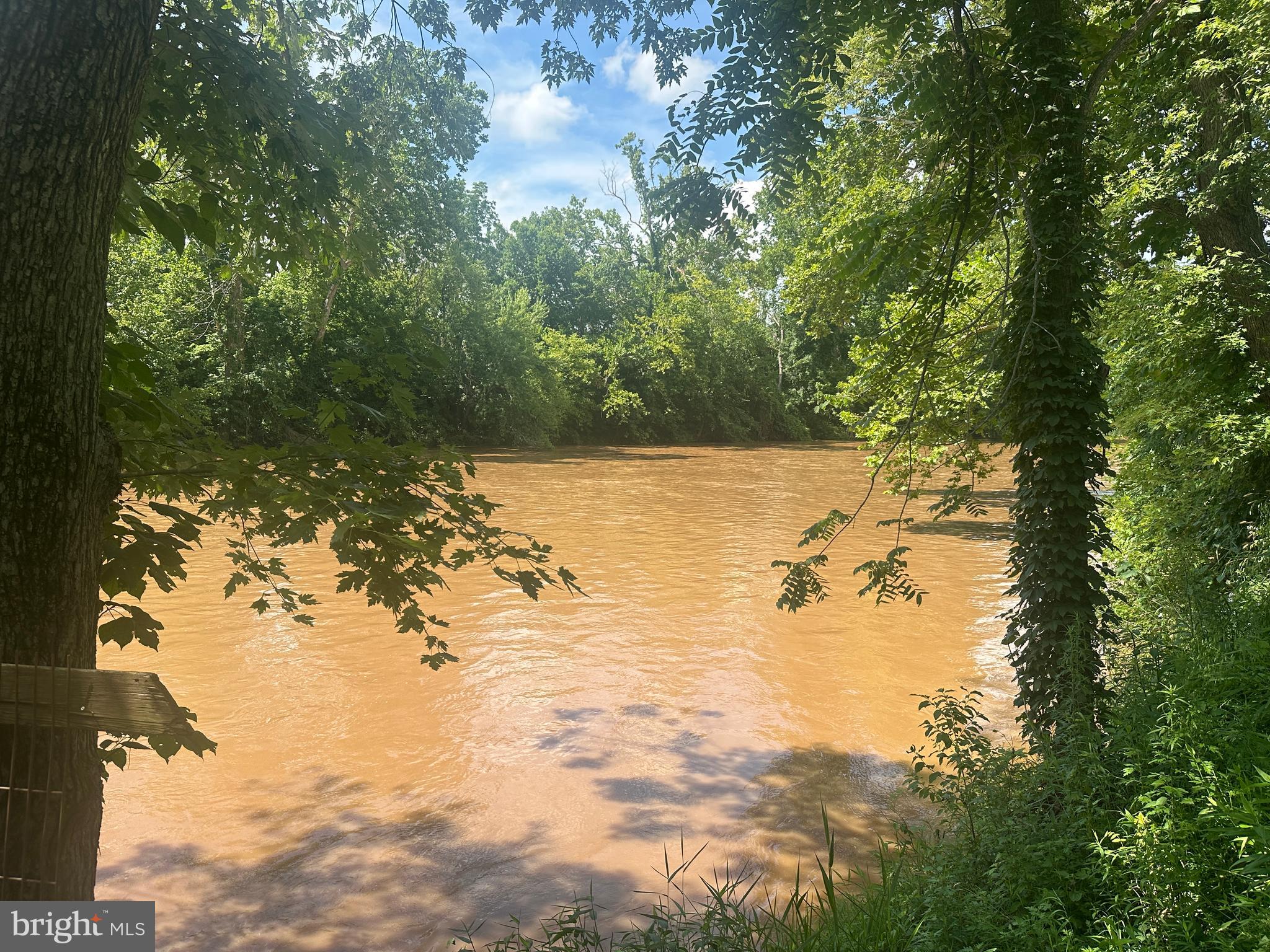 SOUTH POTOMAC TROUGH FARM II - Land