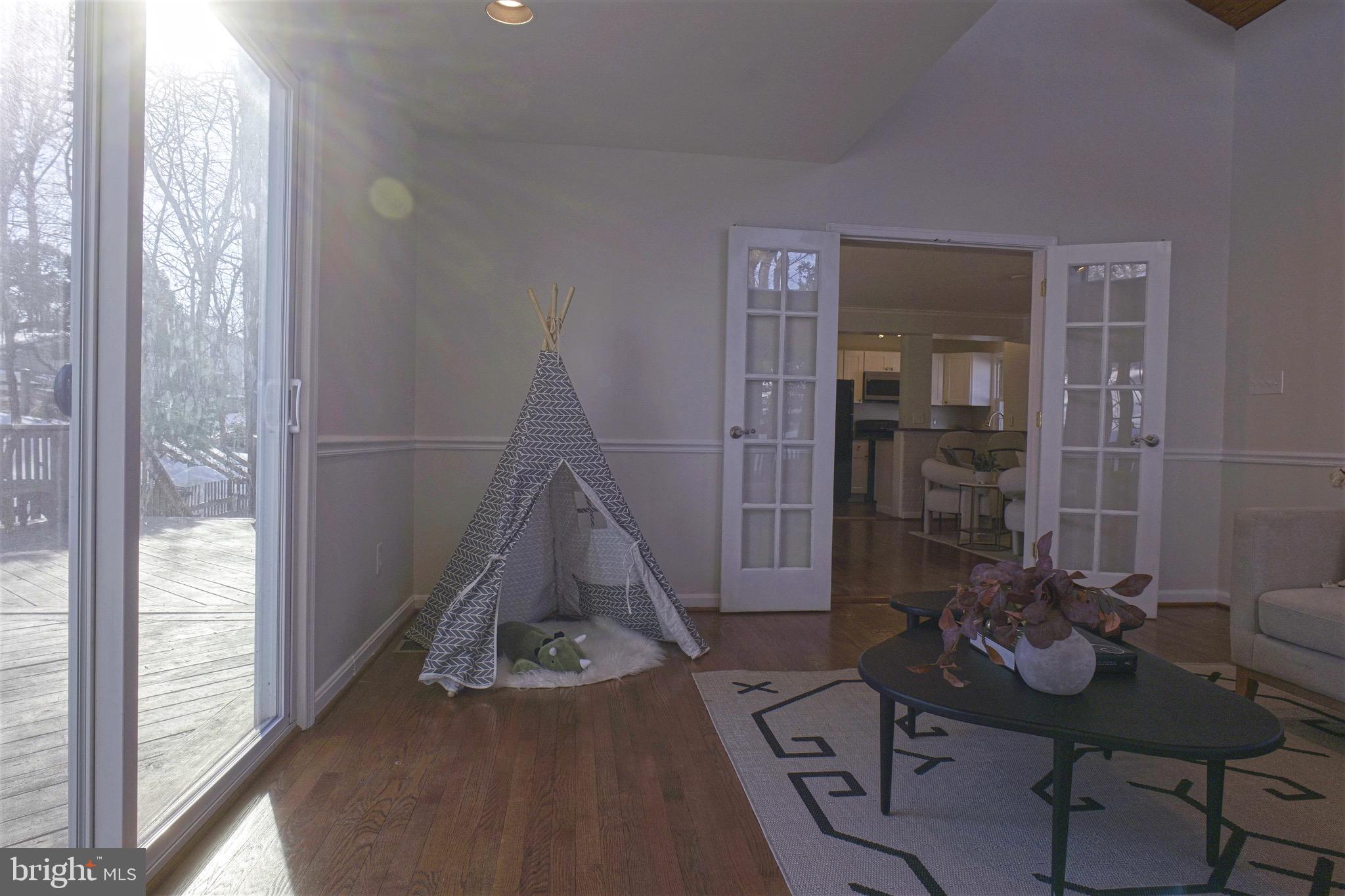 KENSINGTON ESTATES - Residential