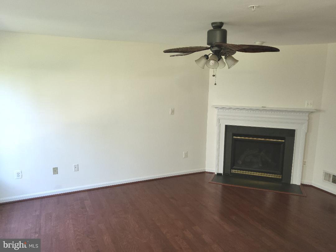 SEVEN OAKS - Residential