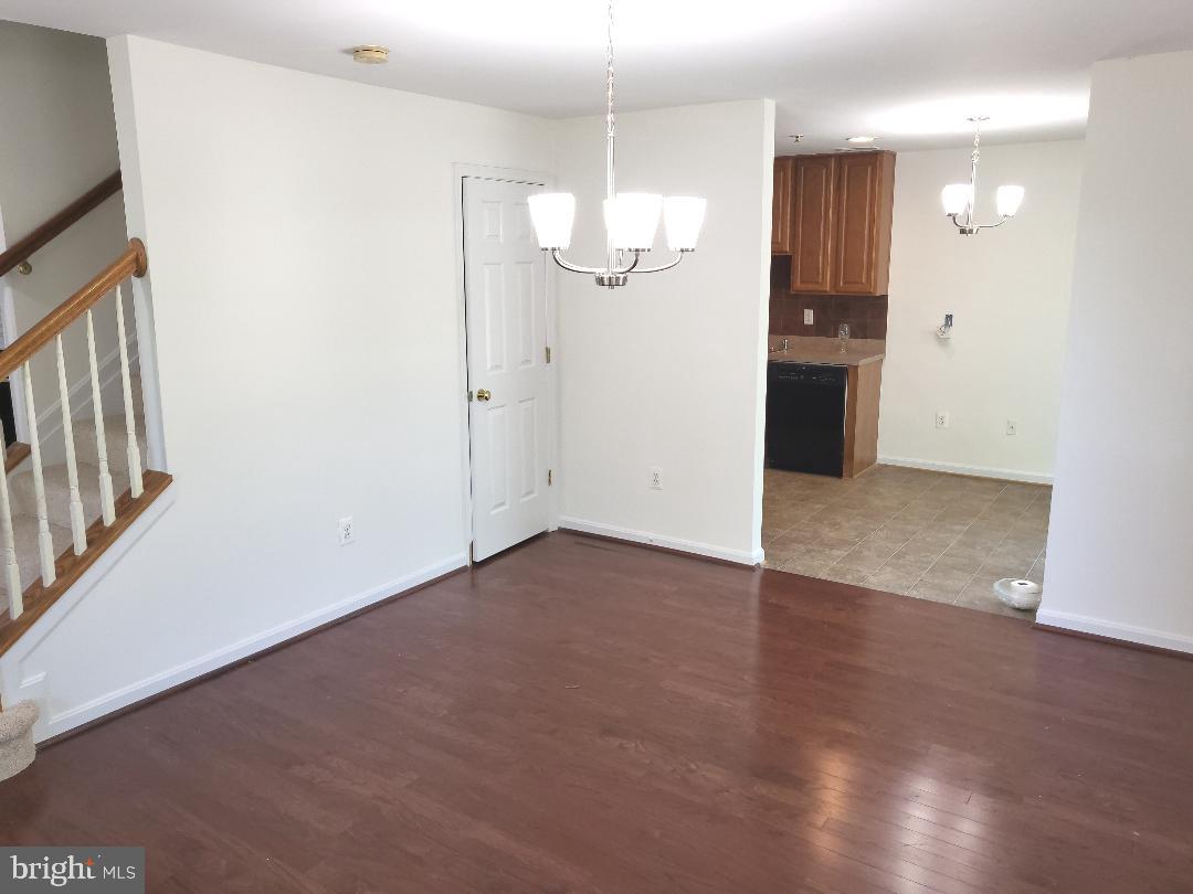 SEVEN OAKS - Residential