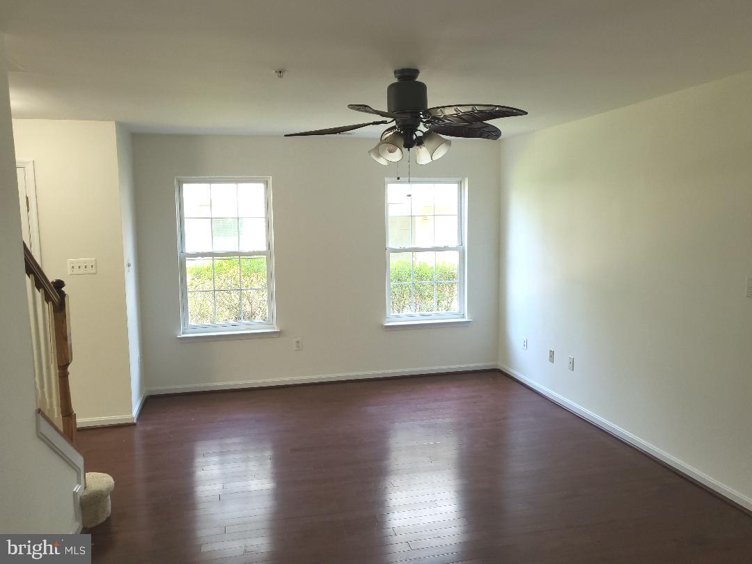 SEVEN OAKS - Residential