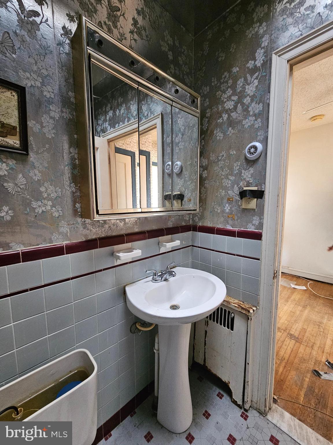 OXFORD CIRCLE - Residential