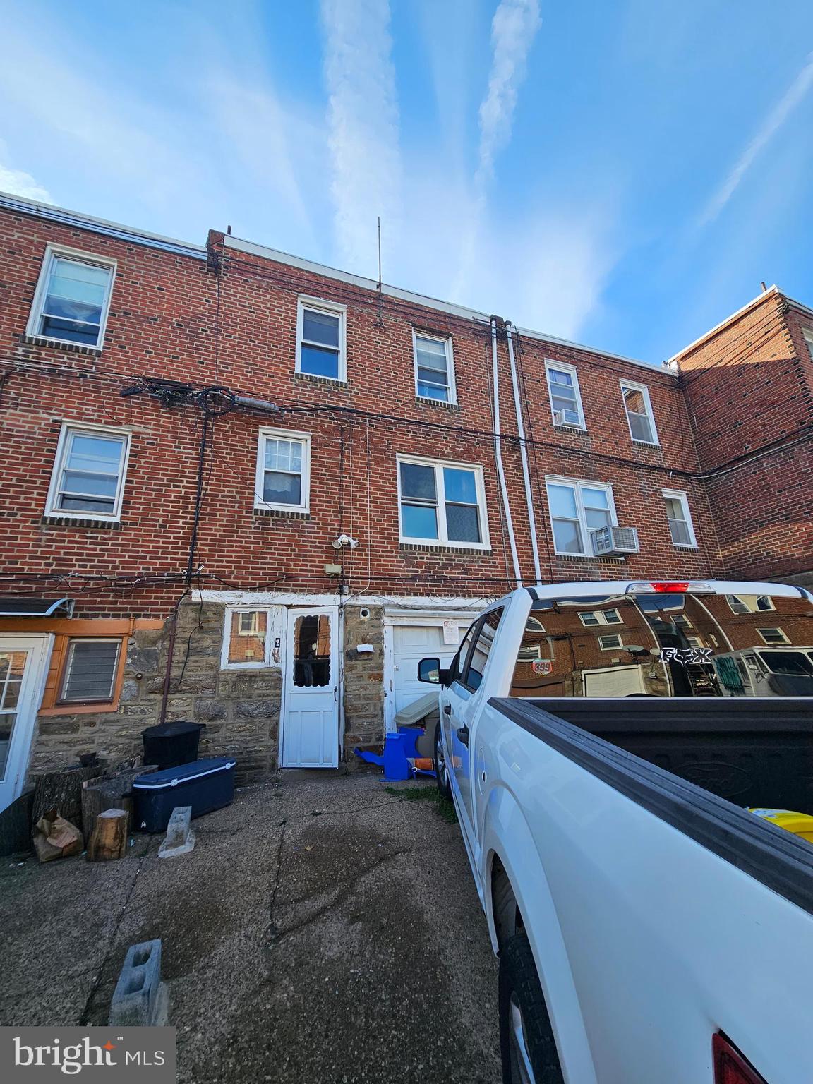 OXFORD CIRCLE - Residential