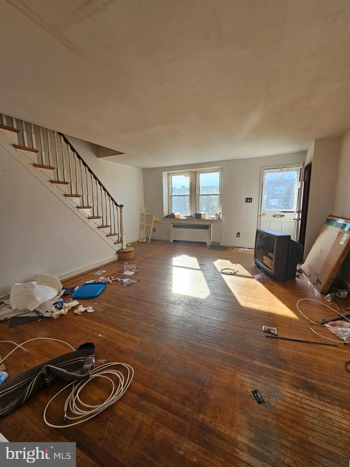 OXFORD CIRCLE - Residential