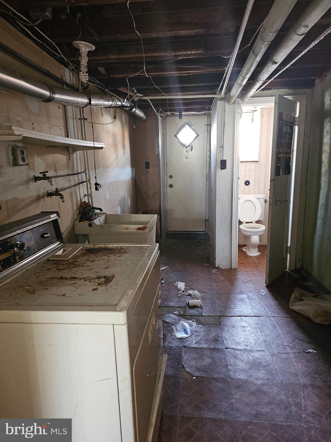 OXFORD CIRCLE - Residential