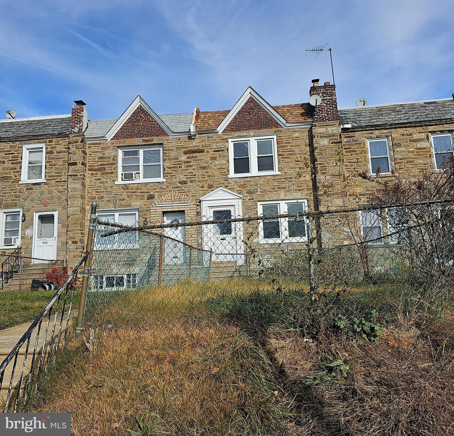 OXFORD CIRCLE - Residential