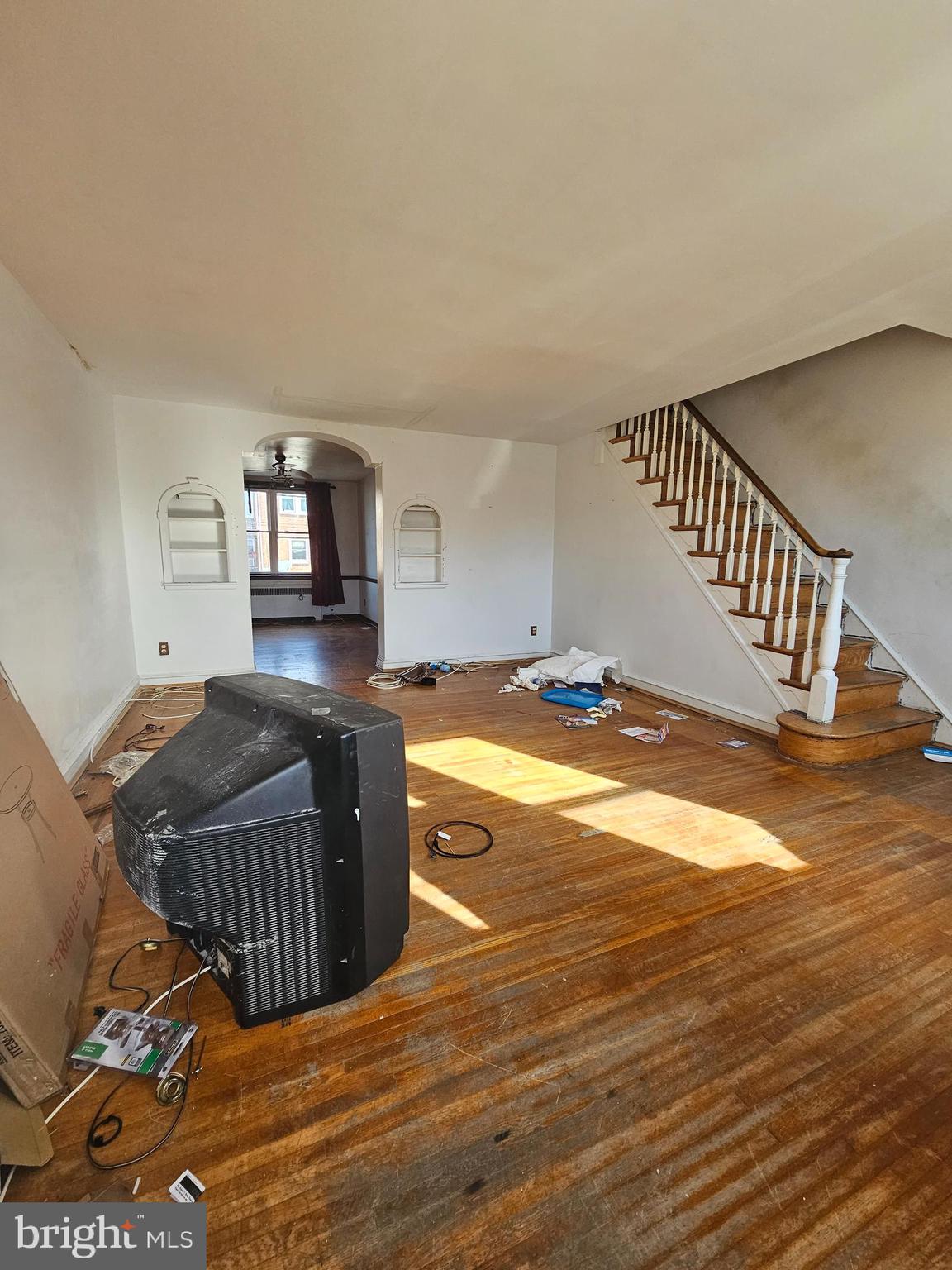 OXFORD CIRCLE - Residential