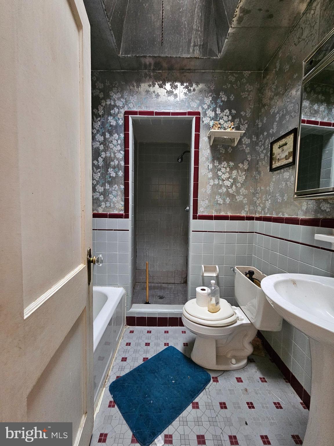 OXFORD CIRCLE - Residential