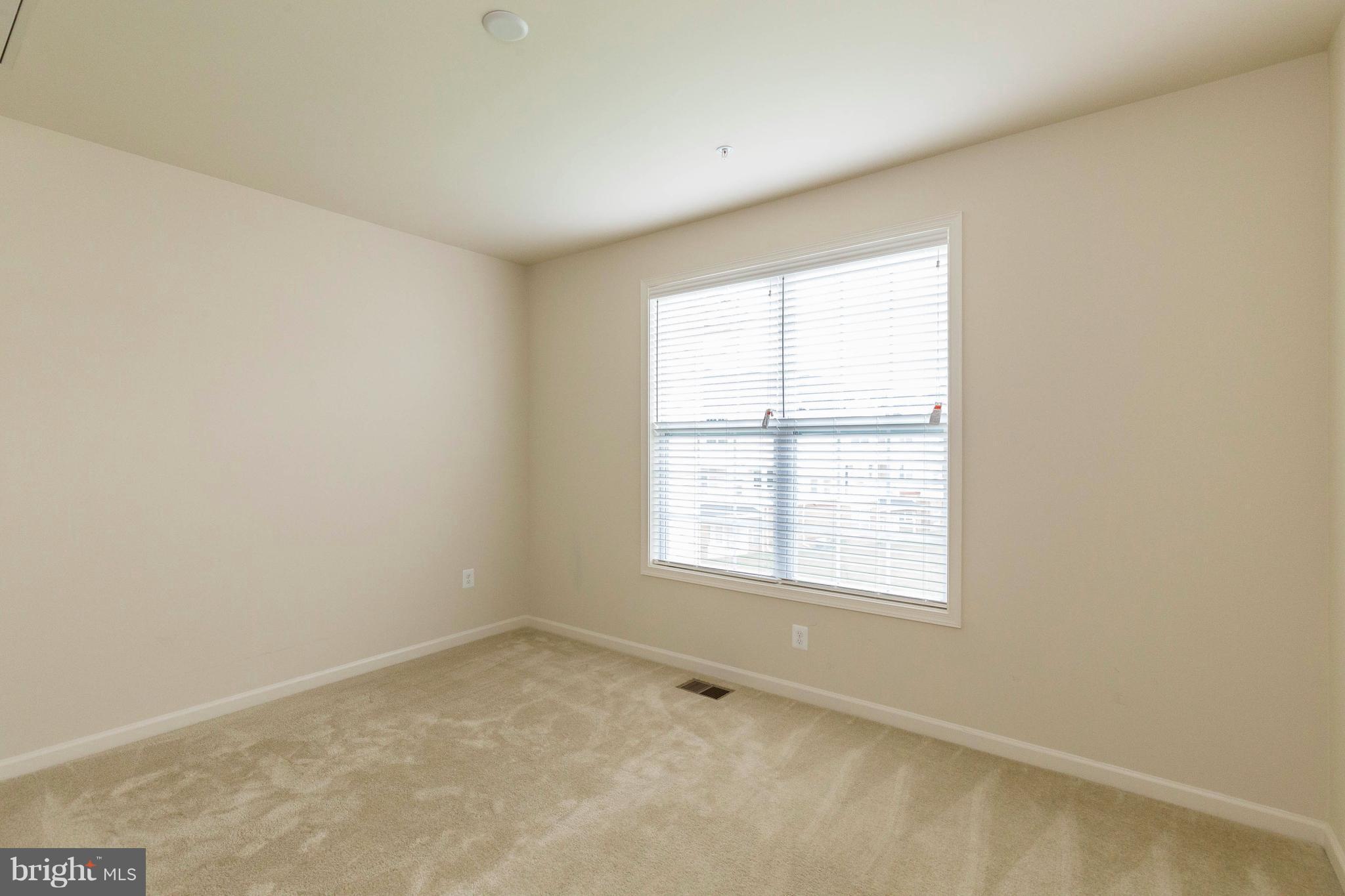 LOUDOUN VALLEY RIDGES - Residential Lease