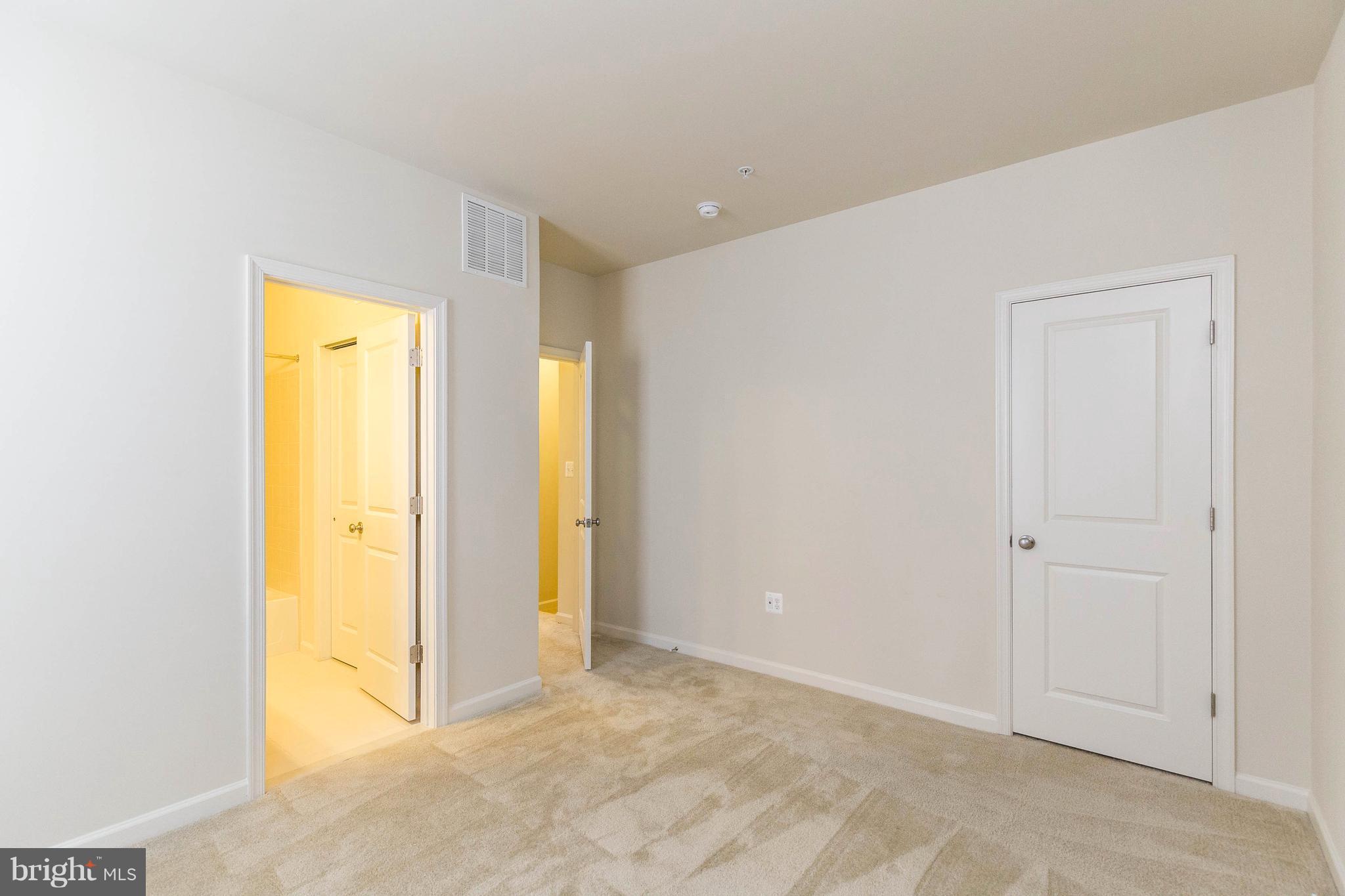 LOUDOUN VALLEY RIDGES - Residential Lease