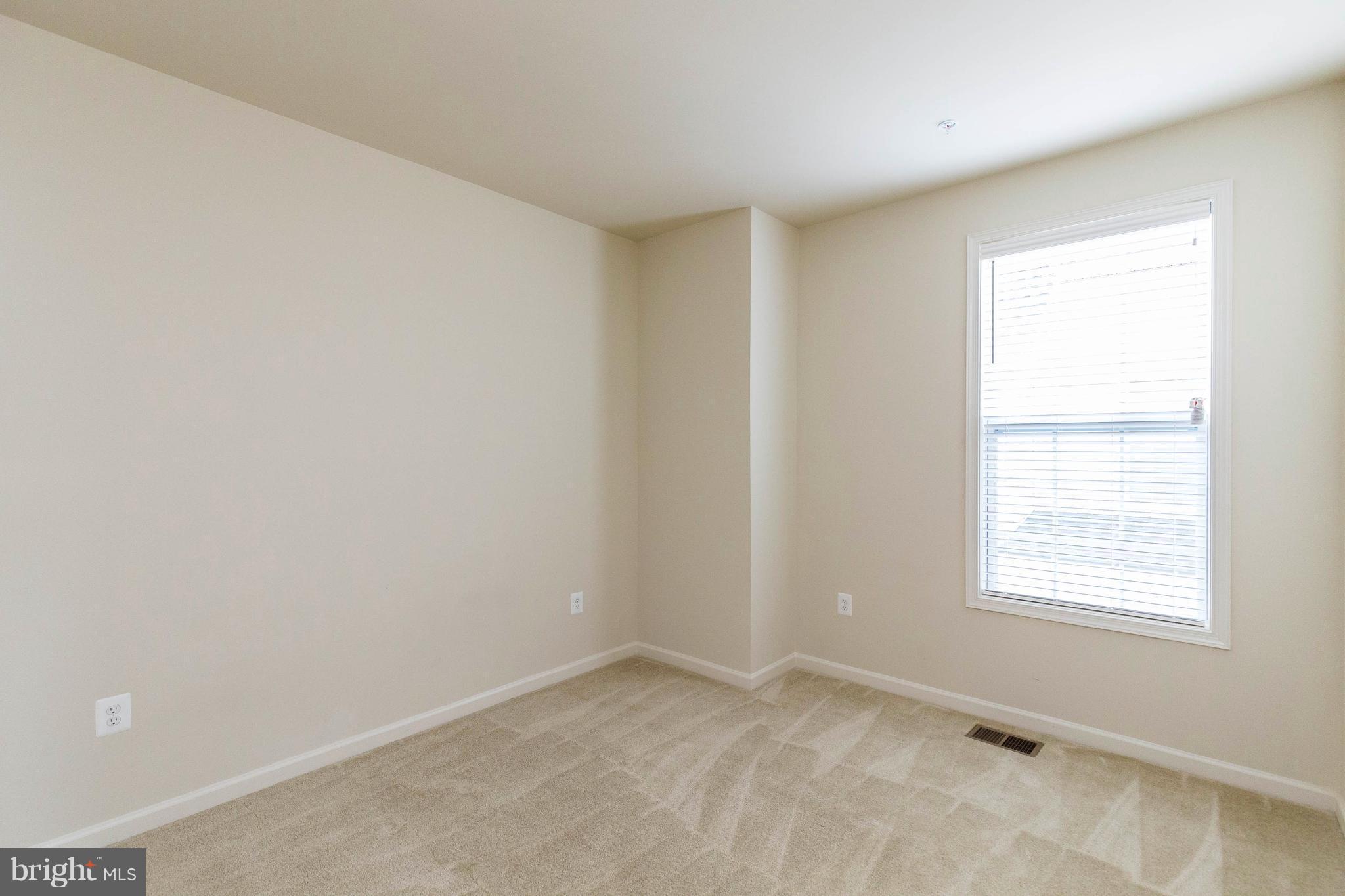 LOUDOUN VALLEY RIDGES - Residential Lease