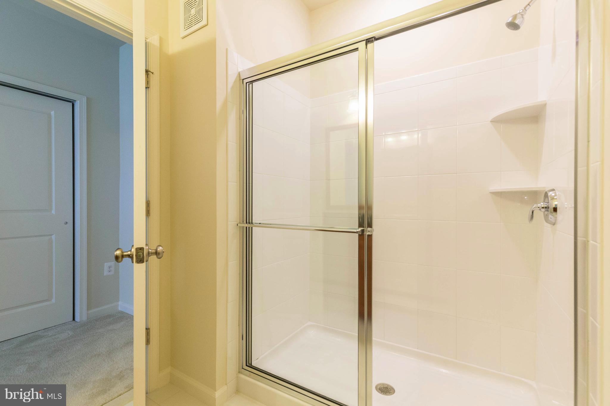 LOUDOUN VALLEY RIDGES - Residential Lease