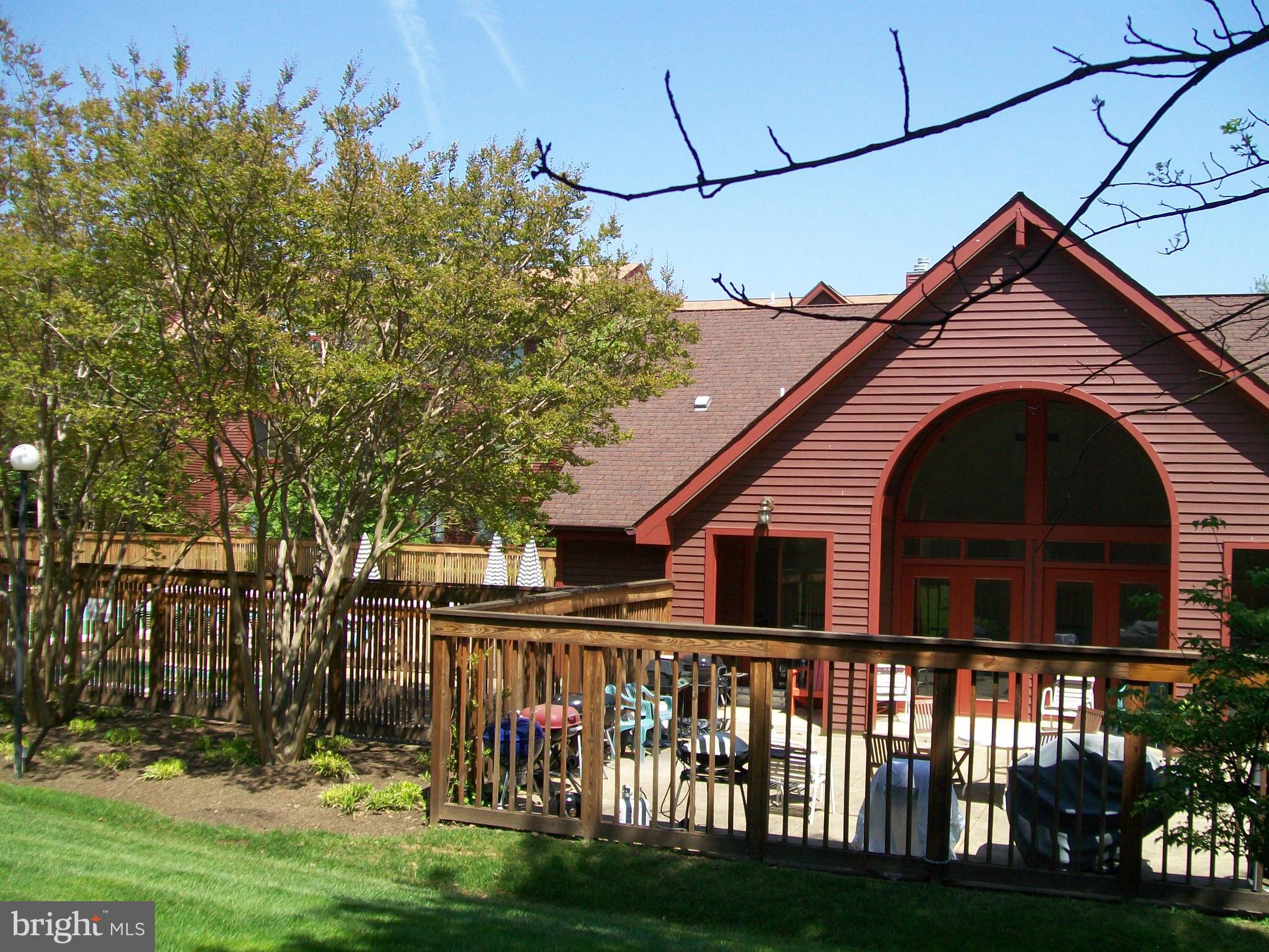 LEE OAKS - Residential