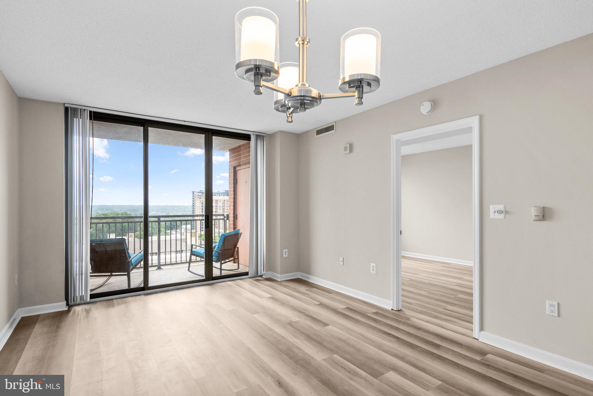 GALLERY AT WHITE FLINT - Residential