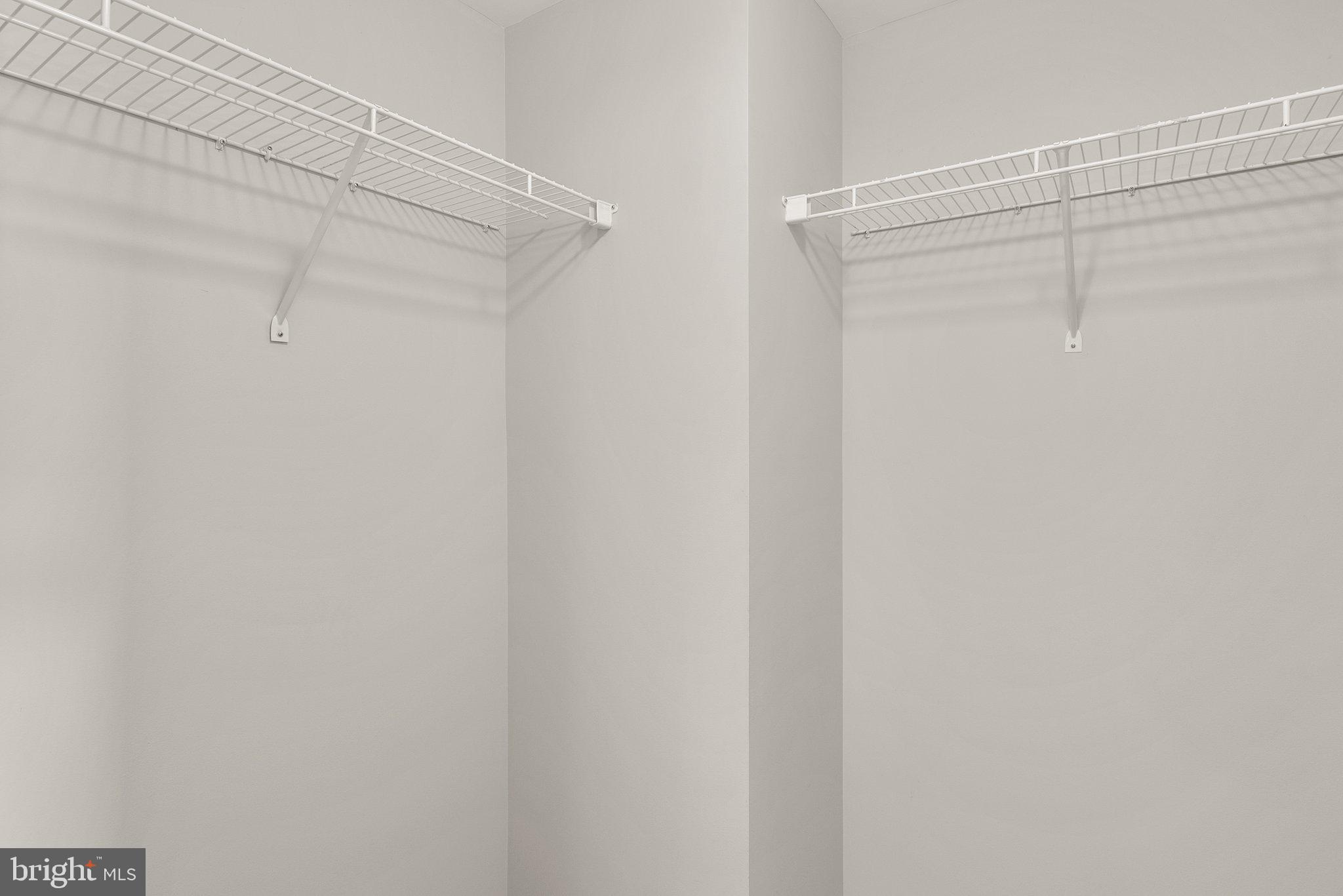 GALLERY AT WHITE FLINT - Residential