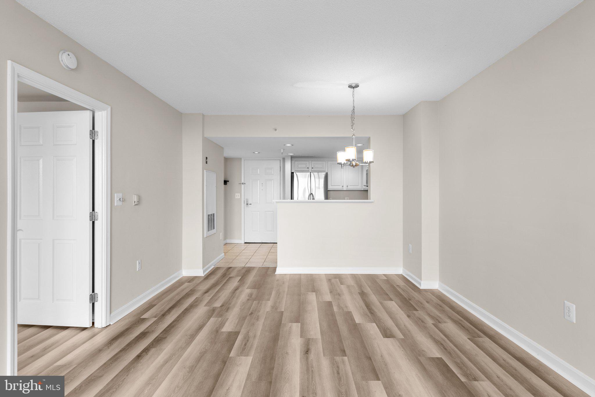 GALLERY AT WHITE FLINT - Residential