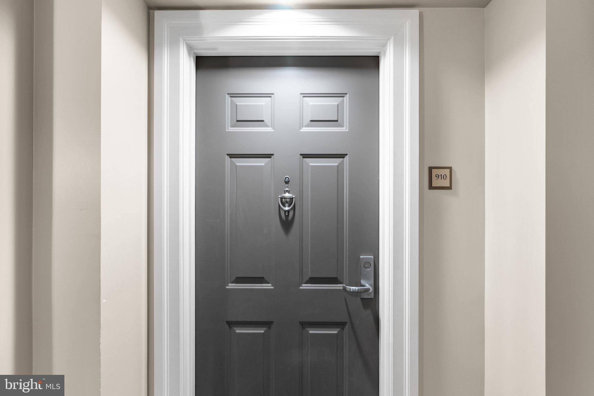 GALLERY AT WHITE FLINT - Residential