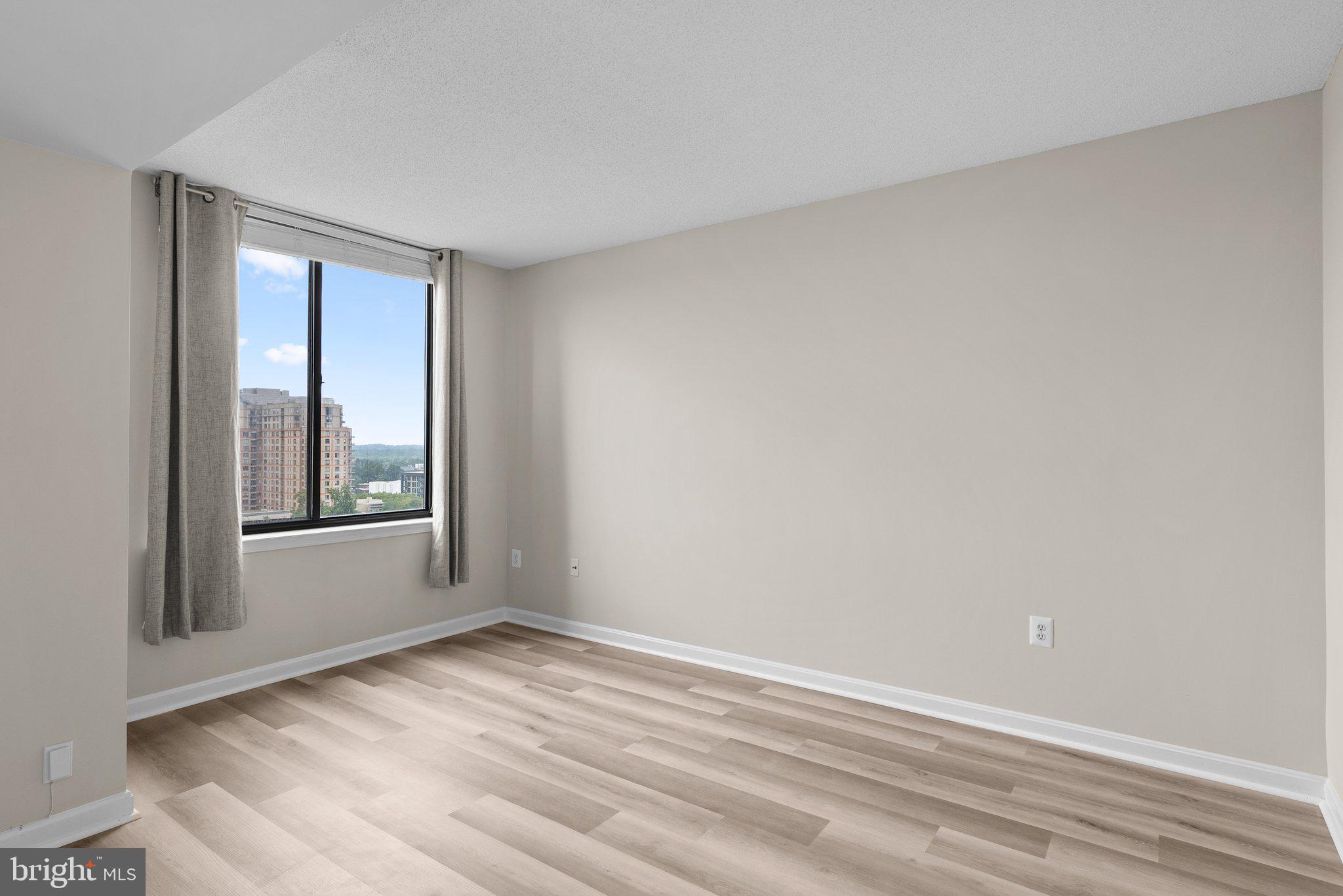 GALLERY AT WHITE FLINT - Residential