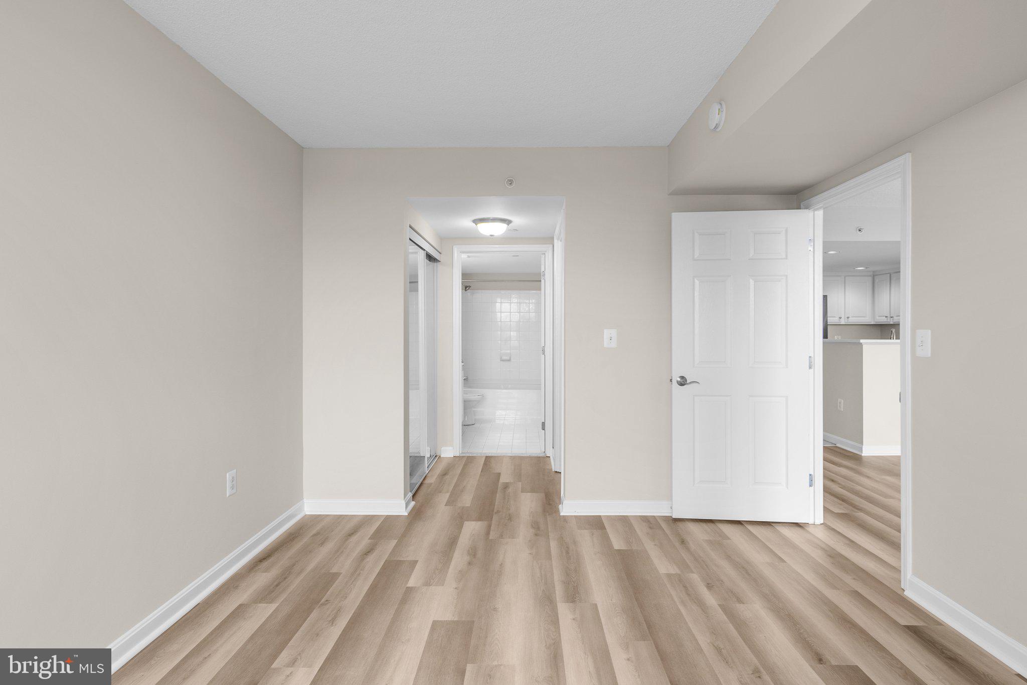 GALLERY AT WHITE FLINT - Residential