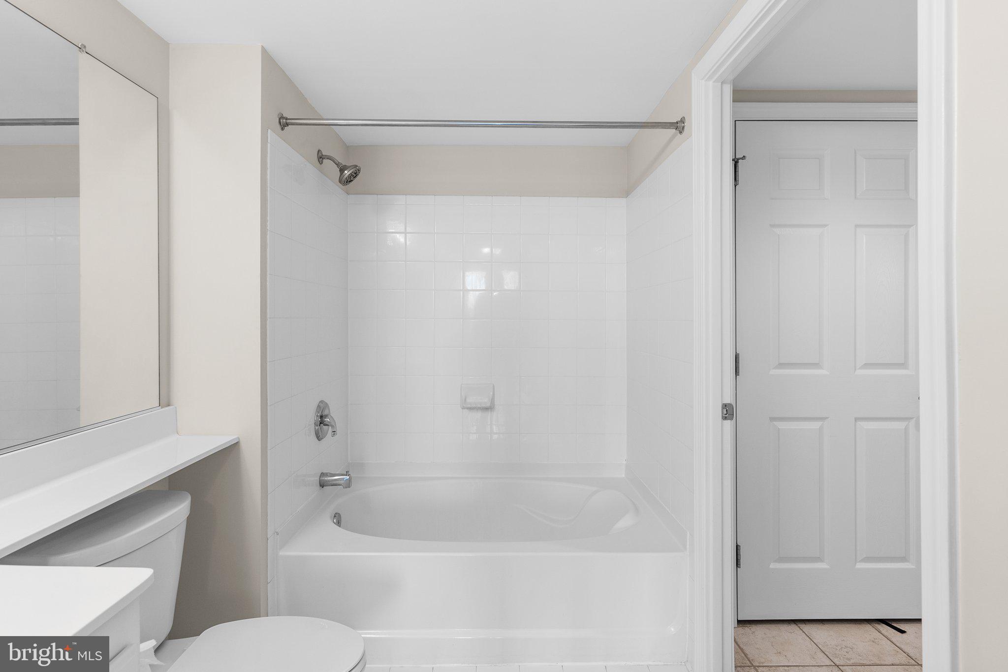 GALLERY AT WHITE FLINT - Residential