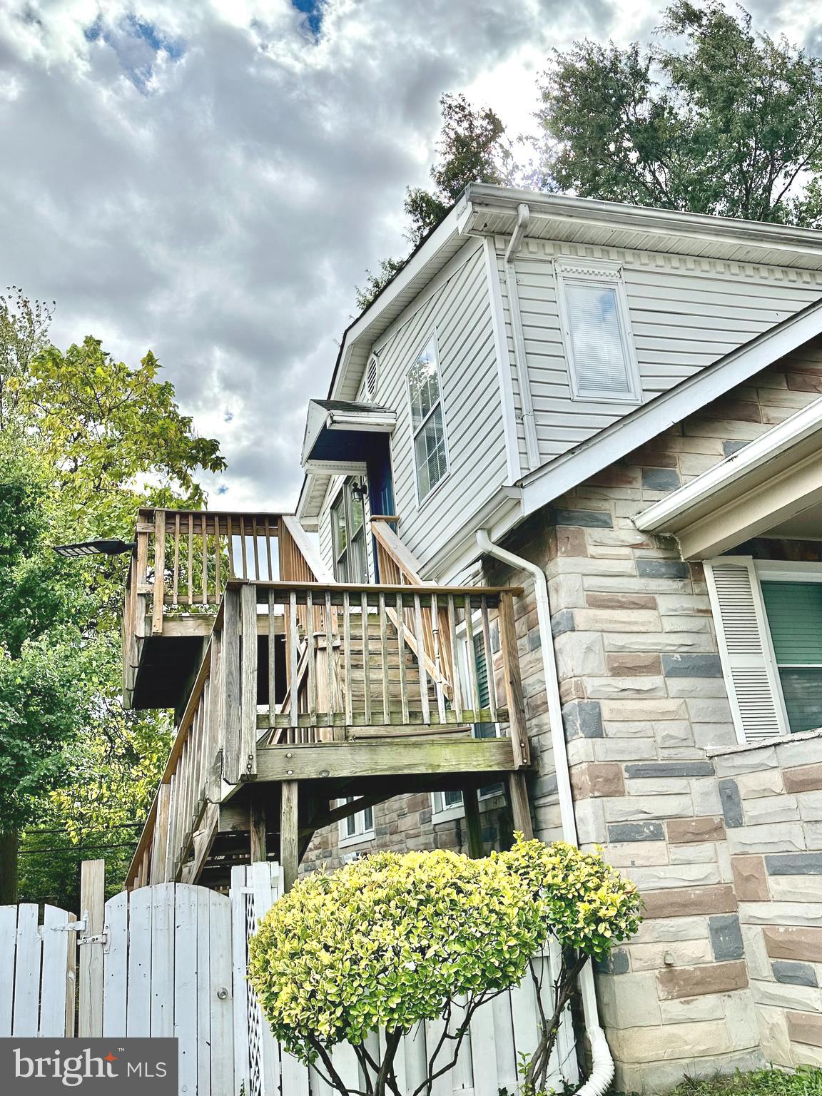 ADDISON HEIGHTS - Residential Lease