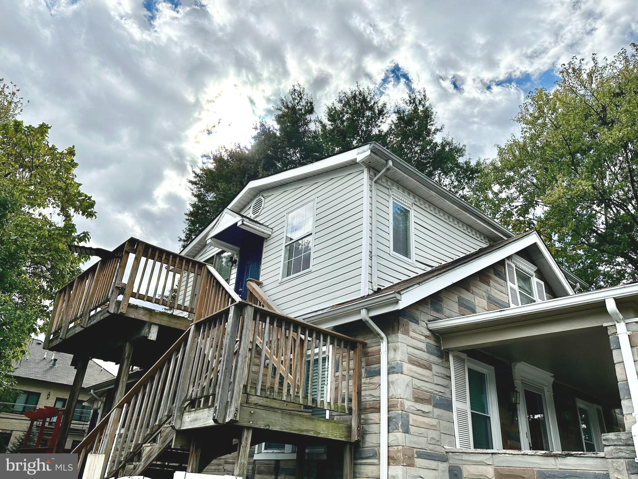 ADDISON HEIGHTS - Residential Lease