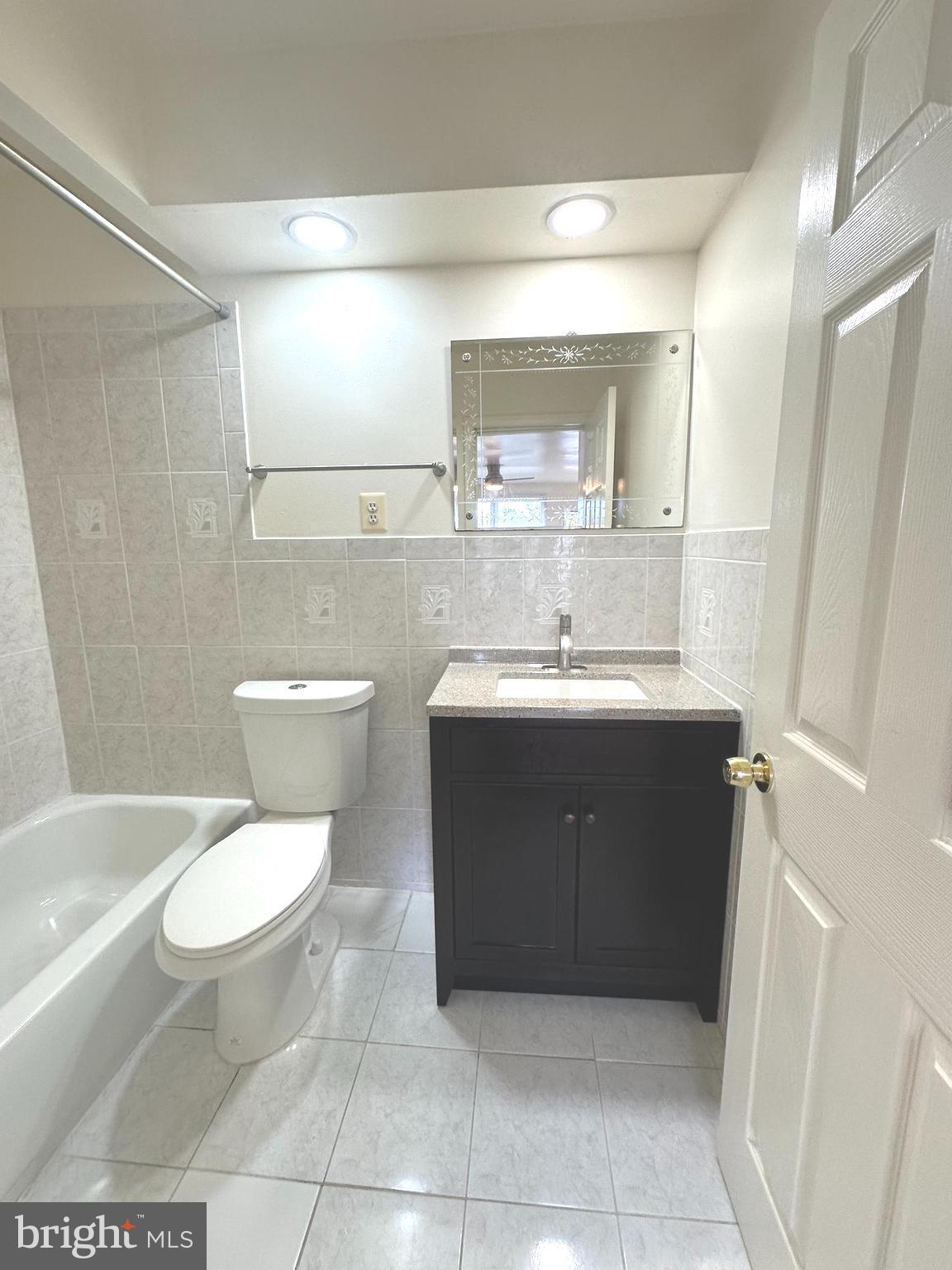 ADDISON HEIGHTS - Residential Lease