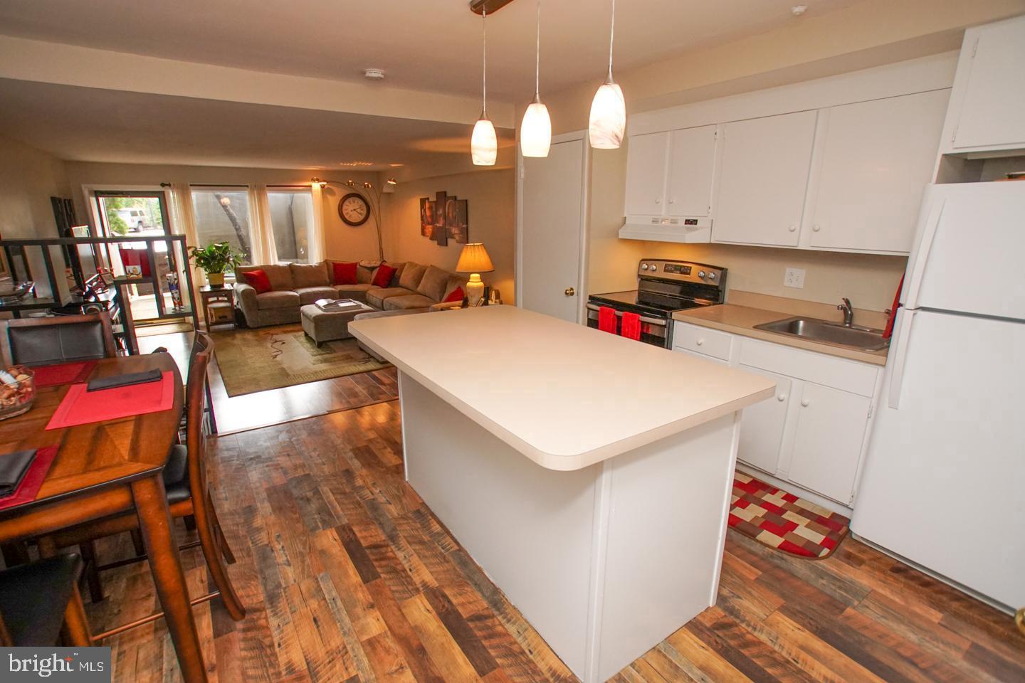 VILLAGE II - Residential Lease