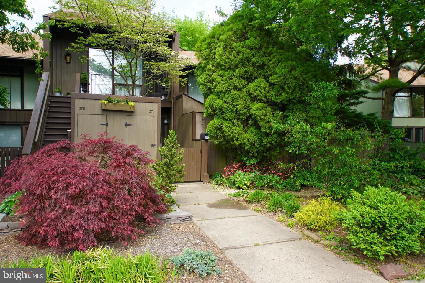 VILLAGE II - Residential Lease