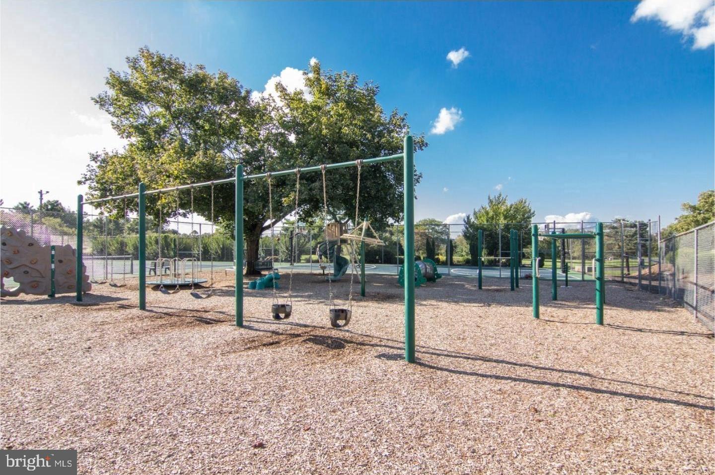 VILLAGE II - Residential Lease