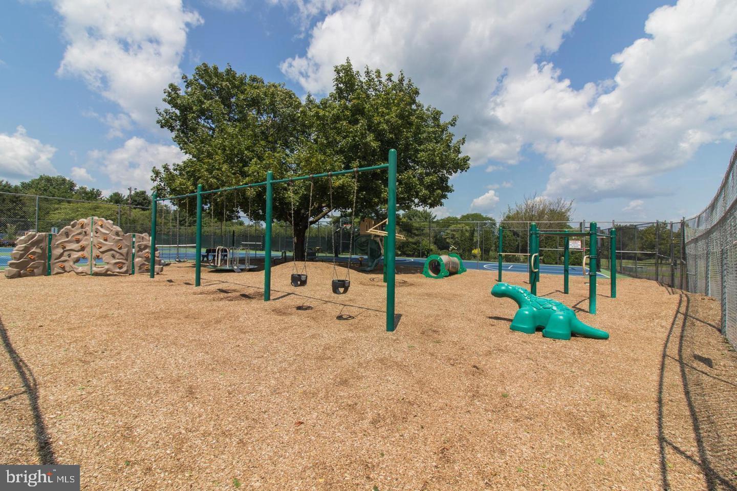 VILLAGE II - Residential Lease