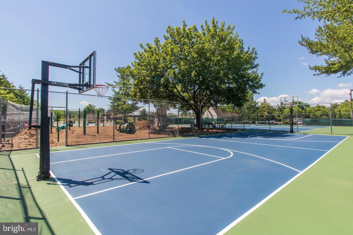 VILLAGE II - Residential Lease