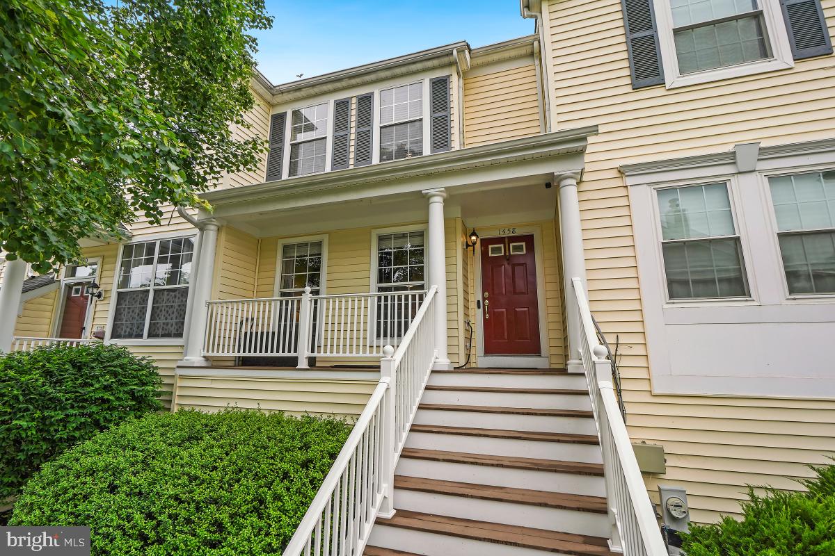 CEDAR GROVE AT CROFTON - Residential