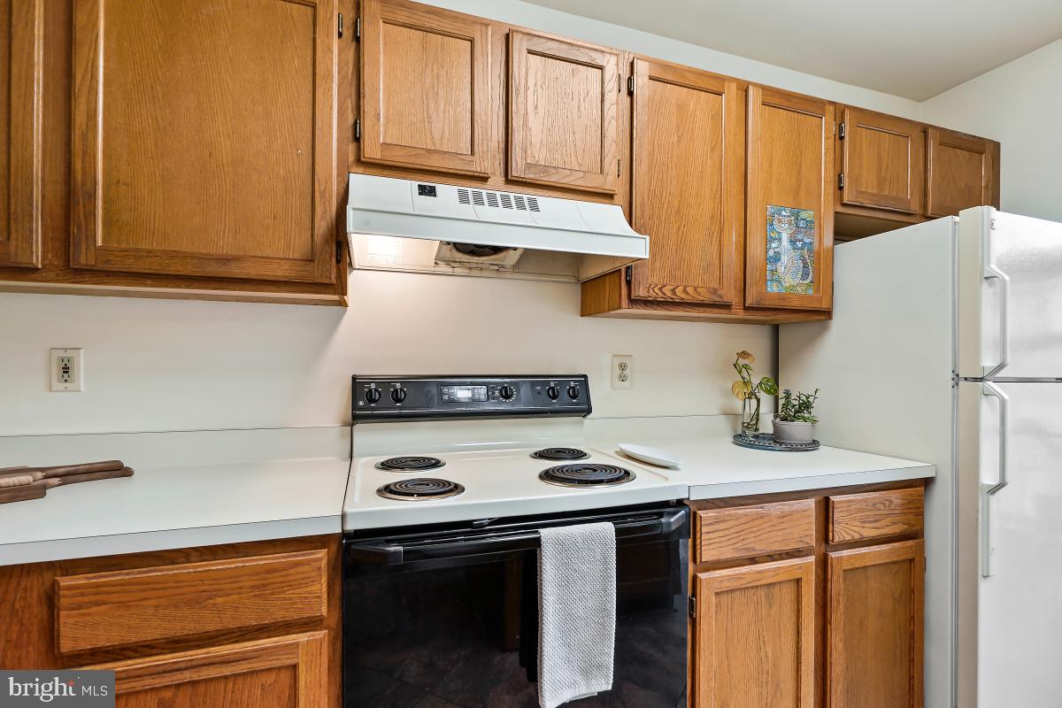 CEDAR GROVE AT CROFTON - Residential