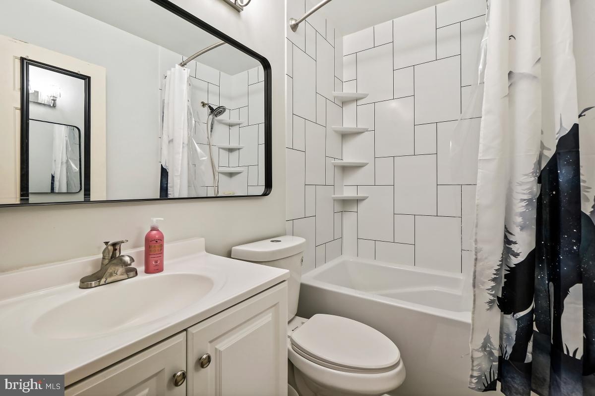 CEDAR GROVE AT CROFTON - Residential