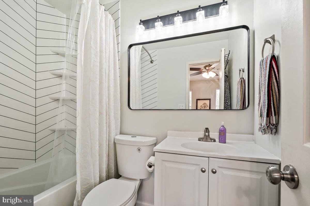 CEDAR GROVE AT CROFTON - Residential