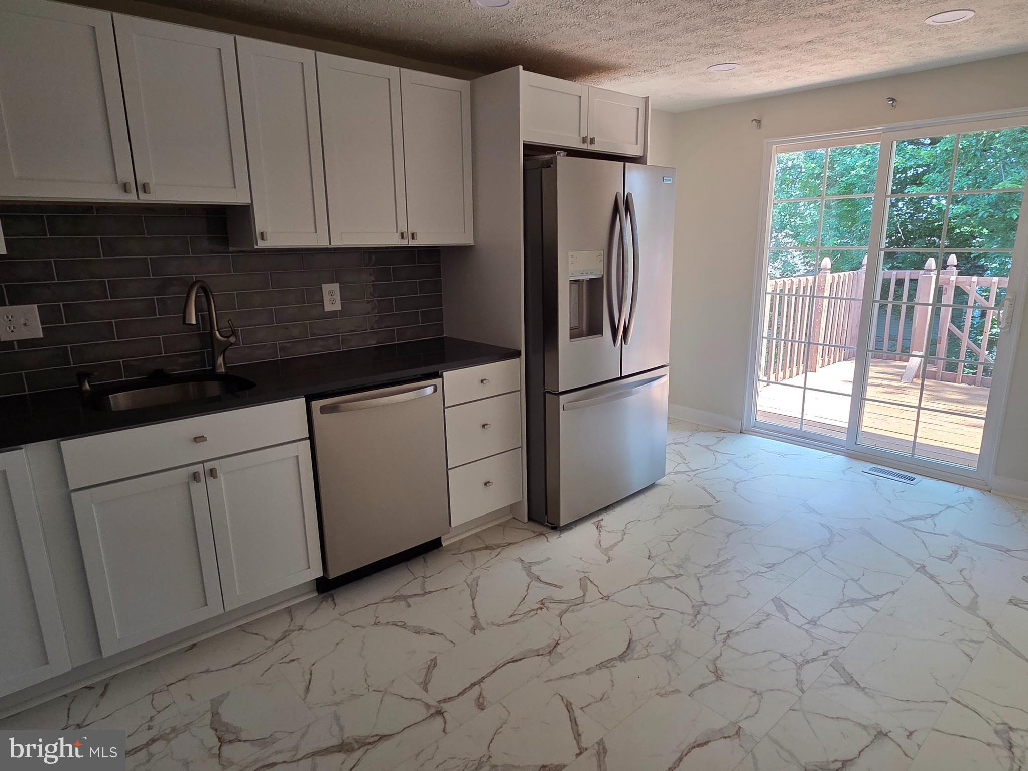 2528 VIVALDI LANE