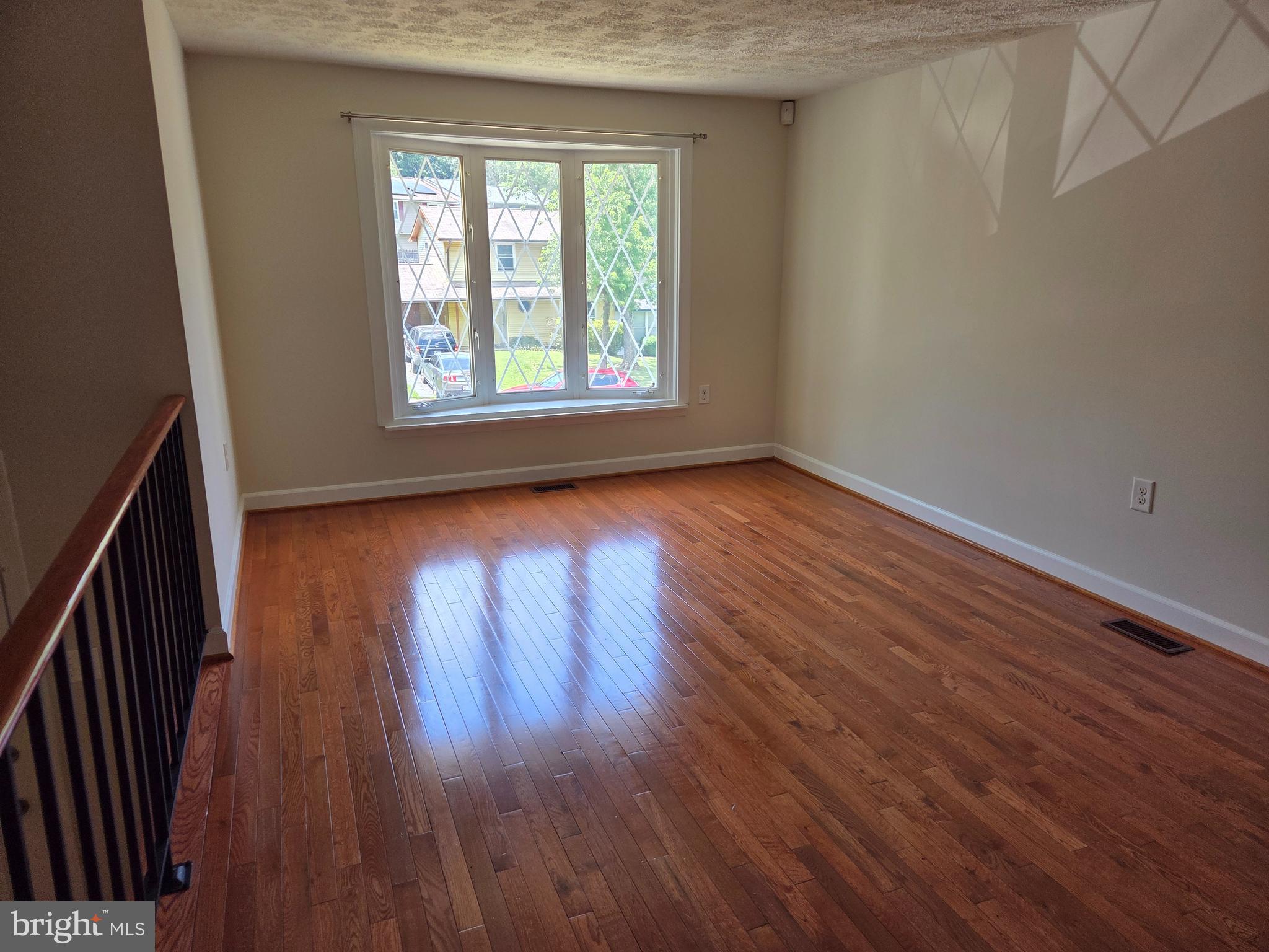 2528 VIVALDI LANE