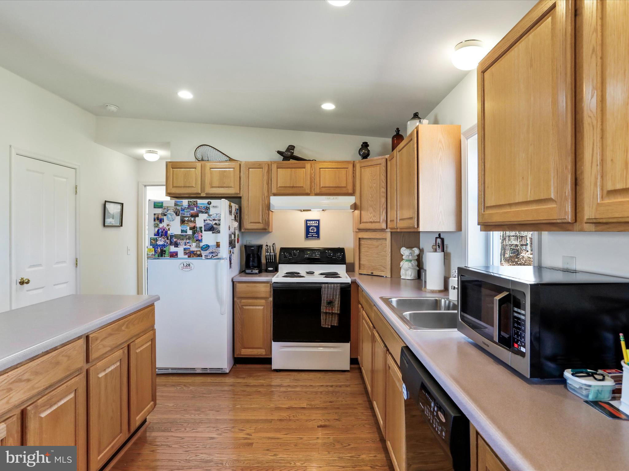 HILLCREST ESTATES - Residential