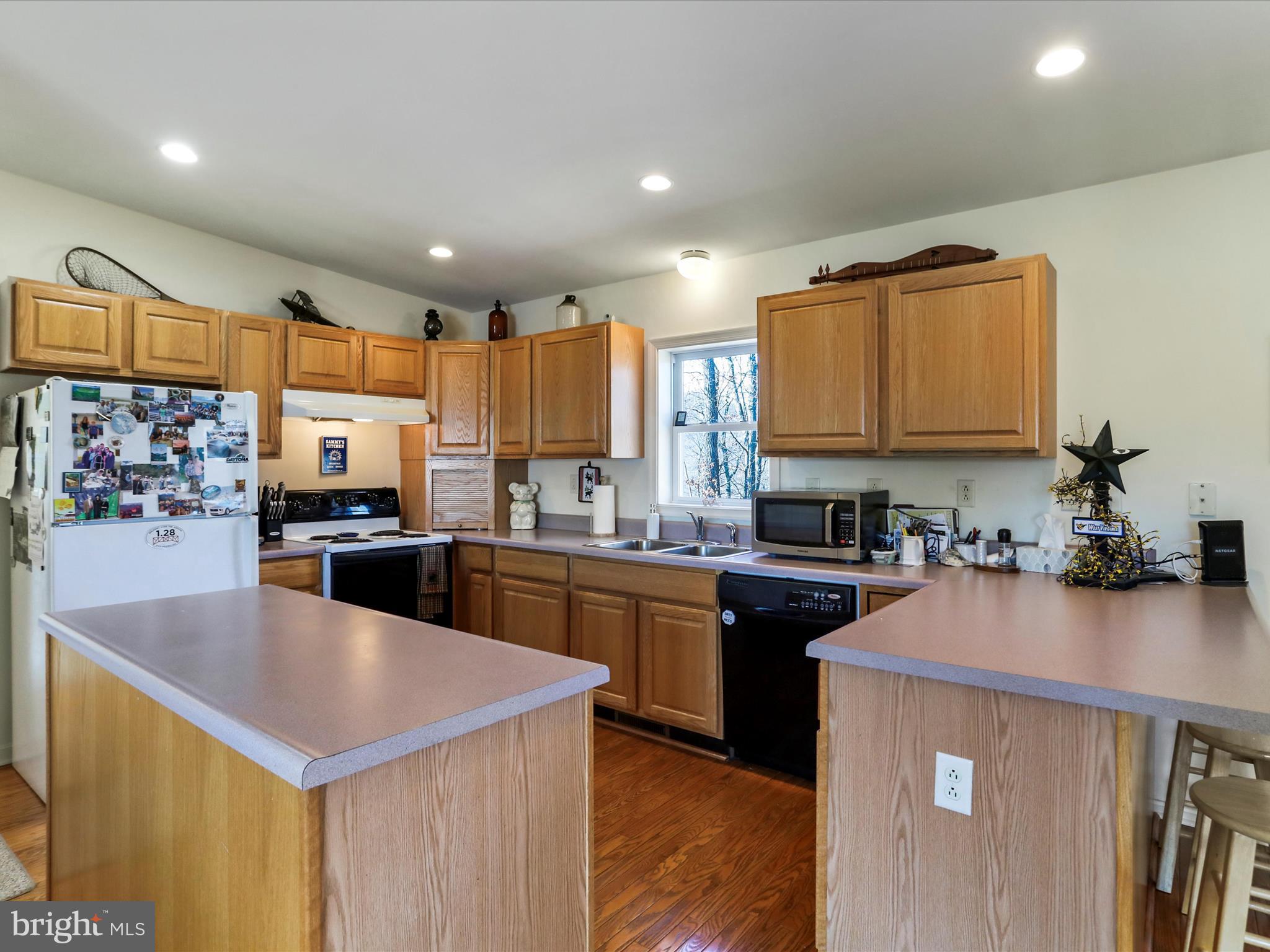 HILLCREST ESTATES - Residential