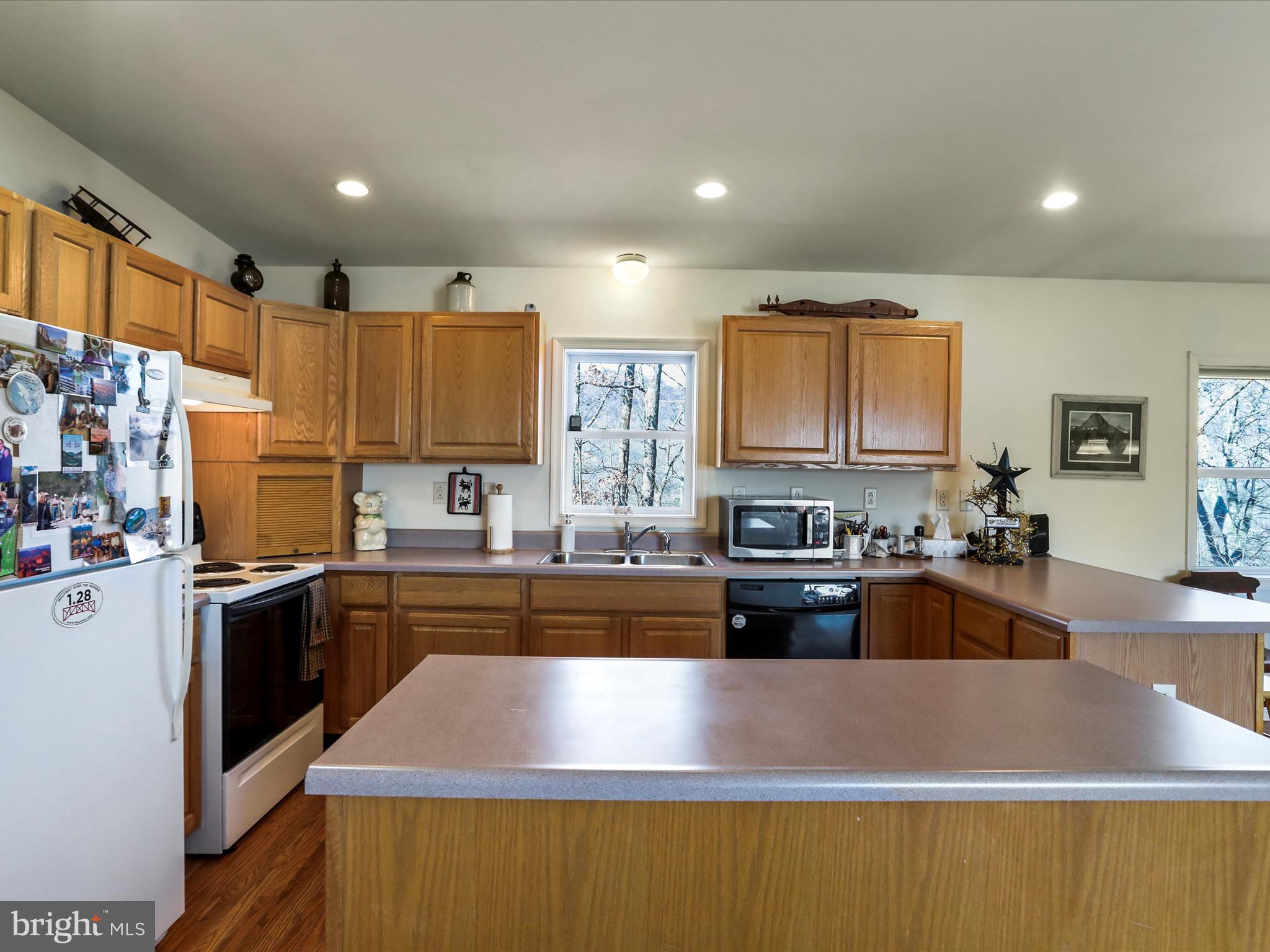 HILLCREST ESTATES - Residential