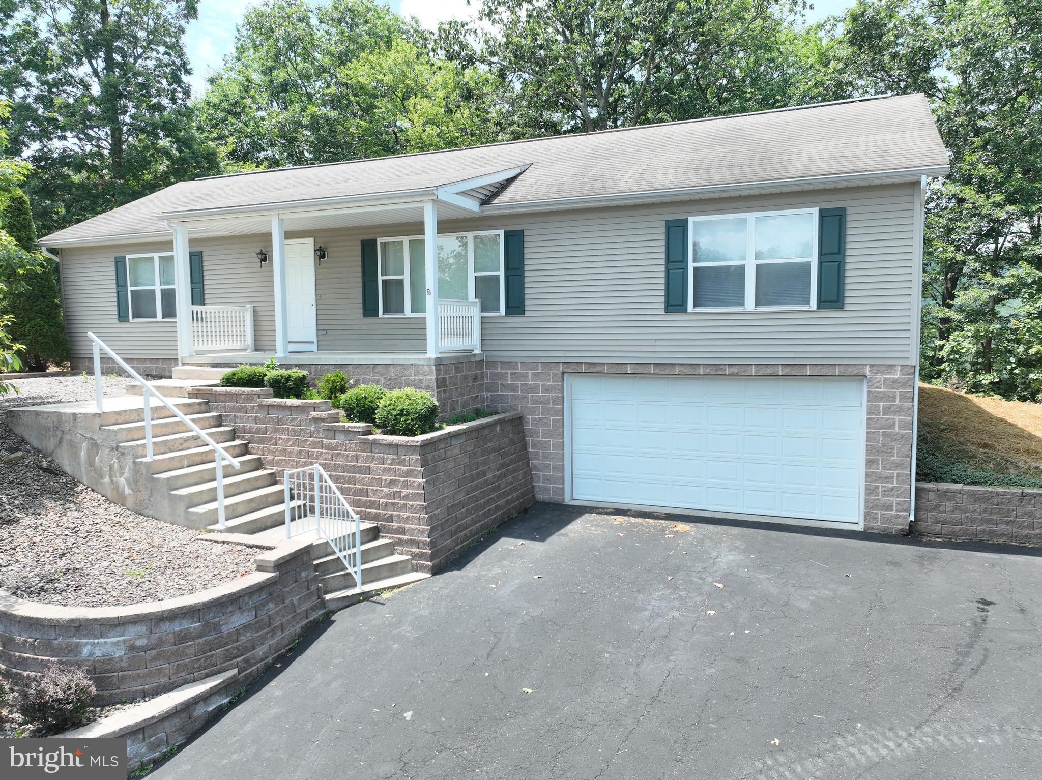 HILLCREST ESTATES - Residential