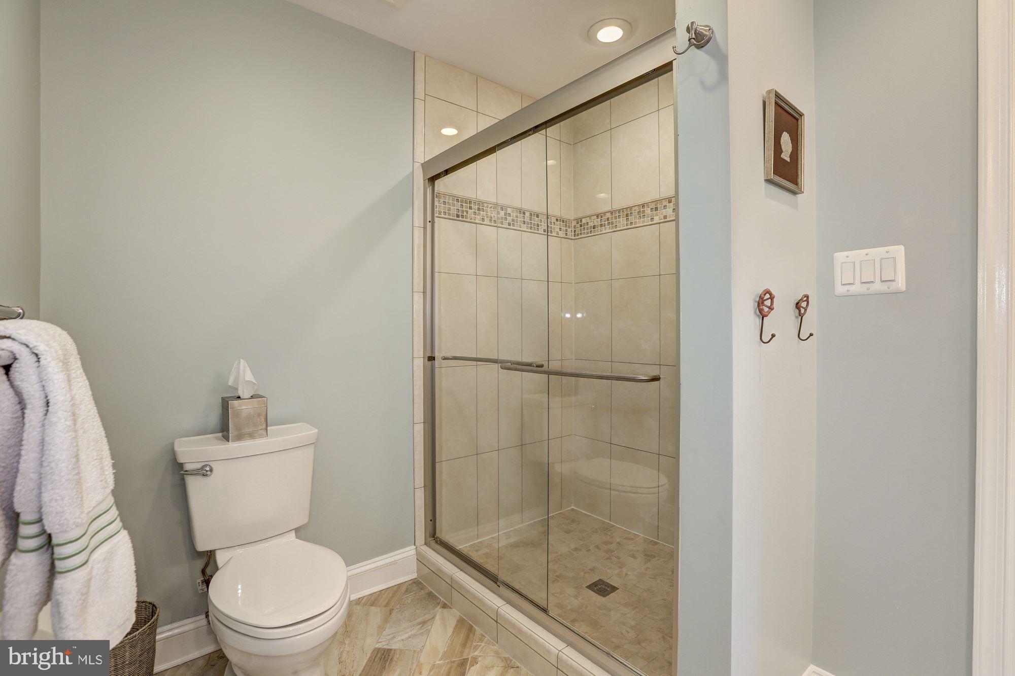 GLEN OAKS - Residential