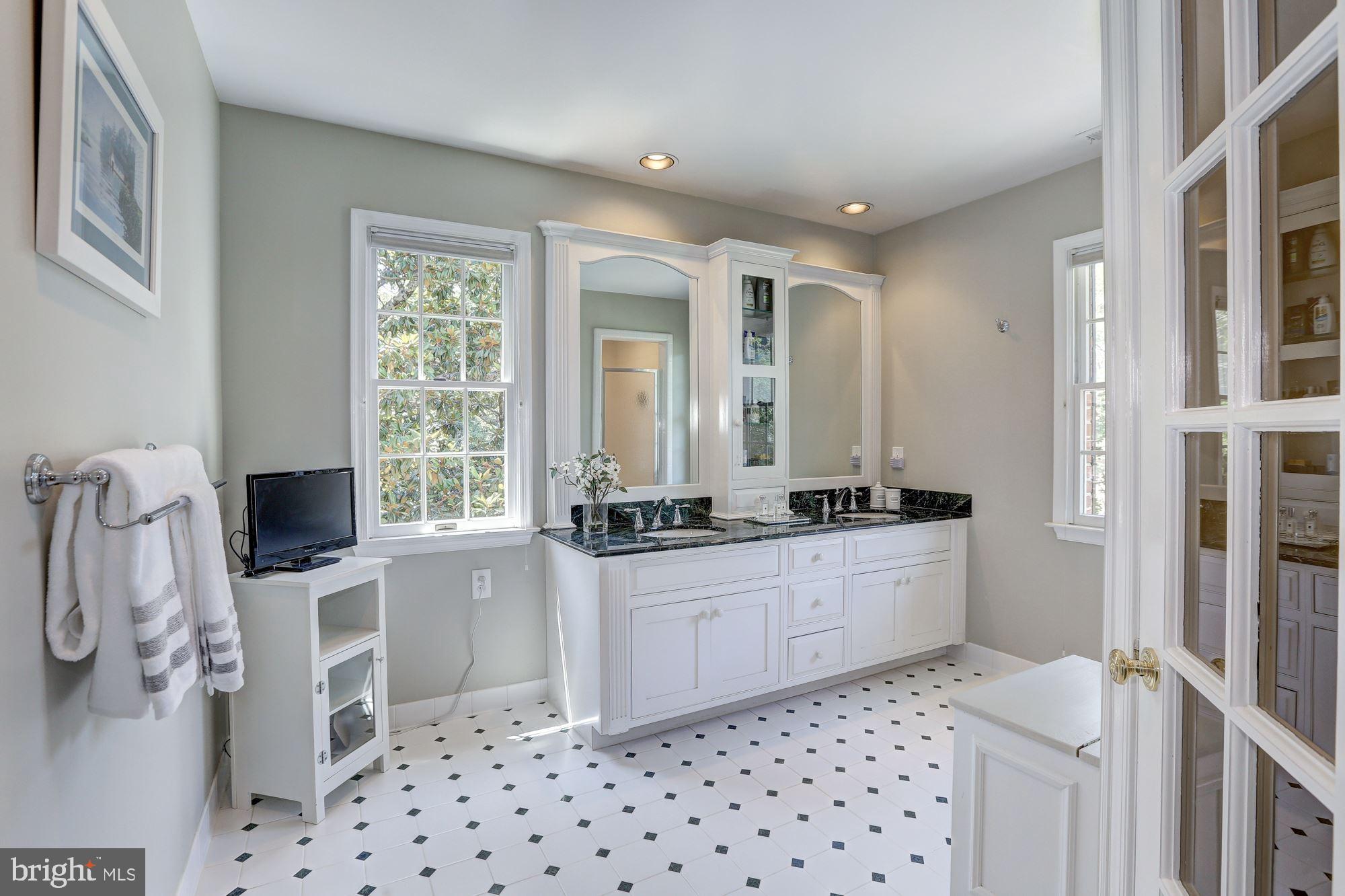 GLEN OAKS - Residential