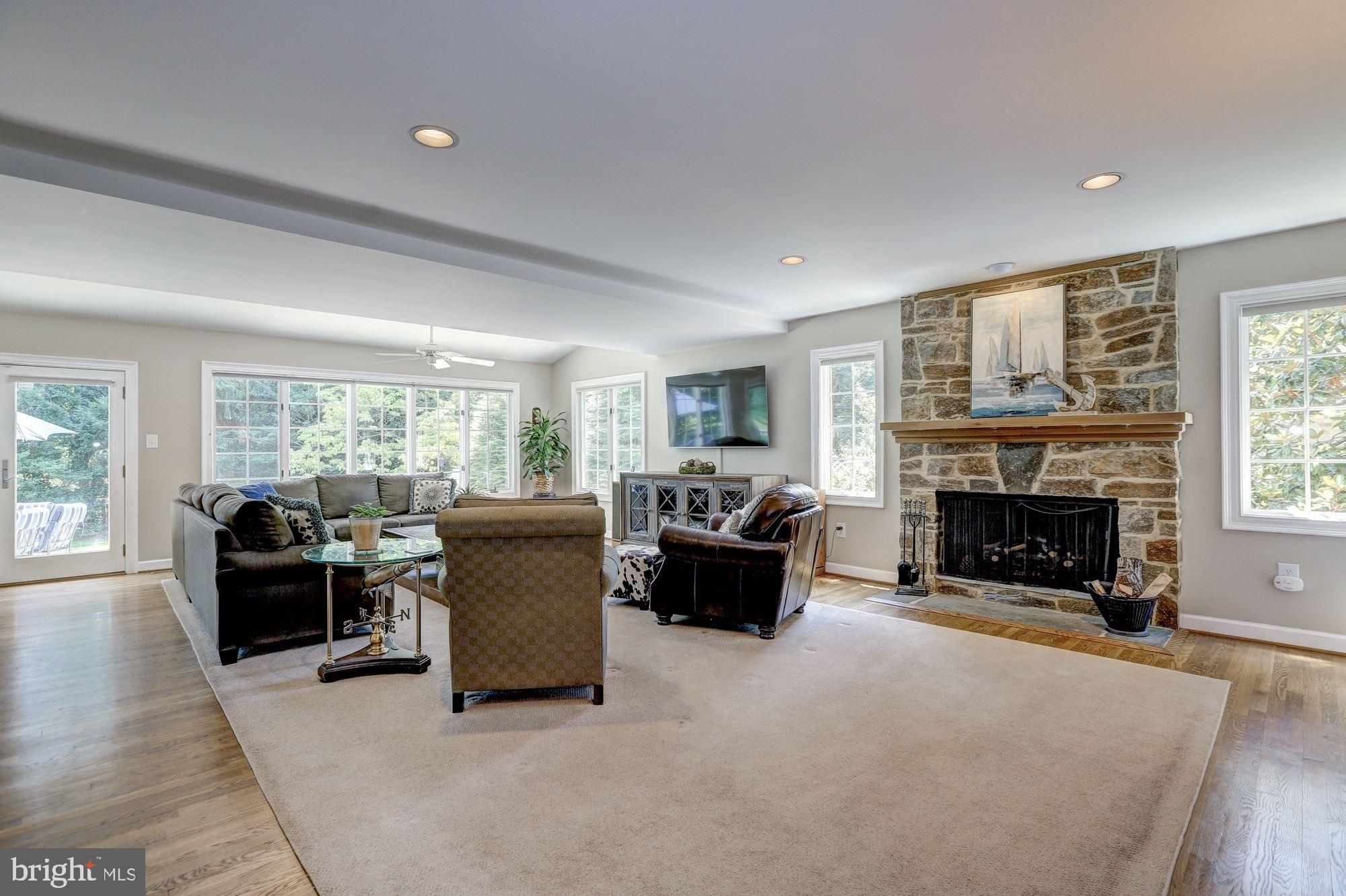 GLEN OAKS - Residential