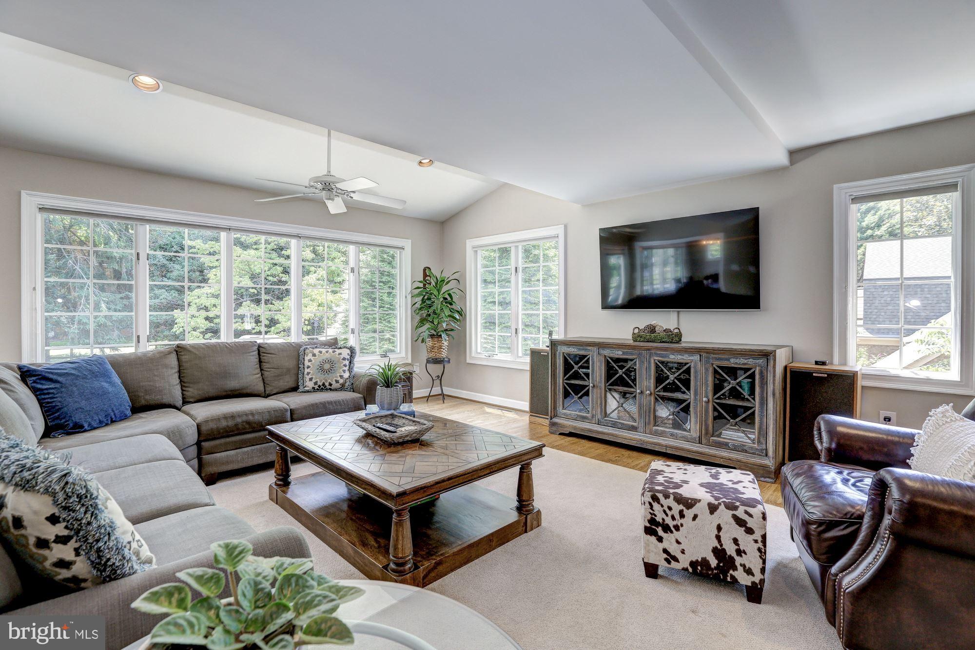 GLEN OAKS - Residential