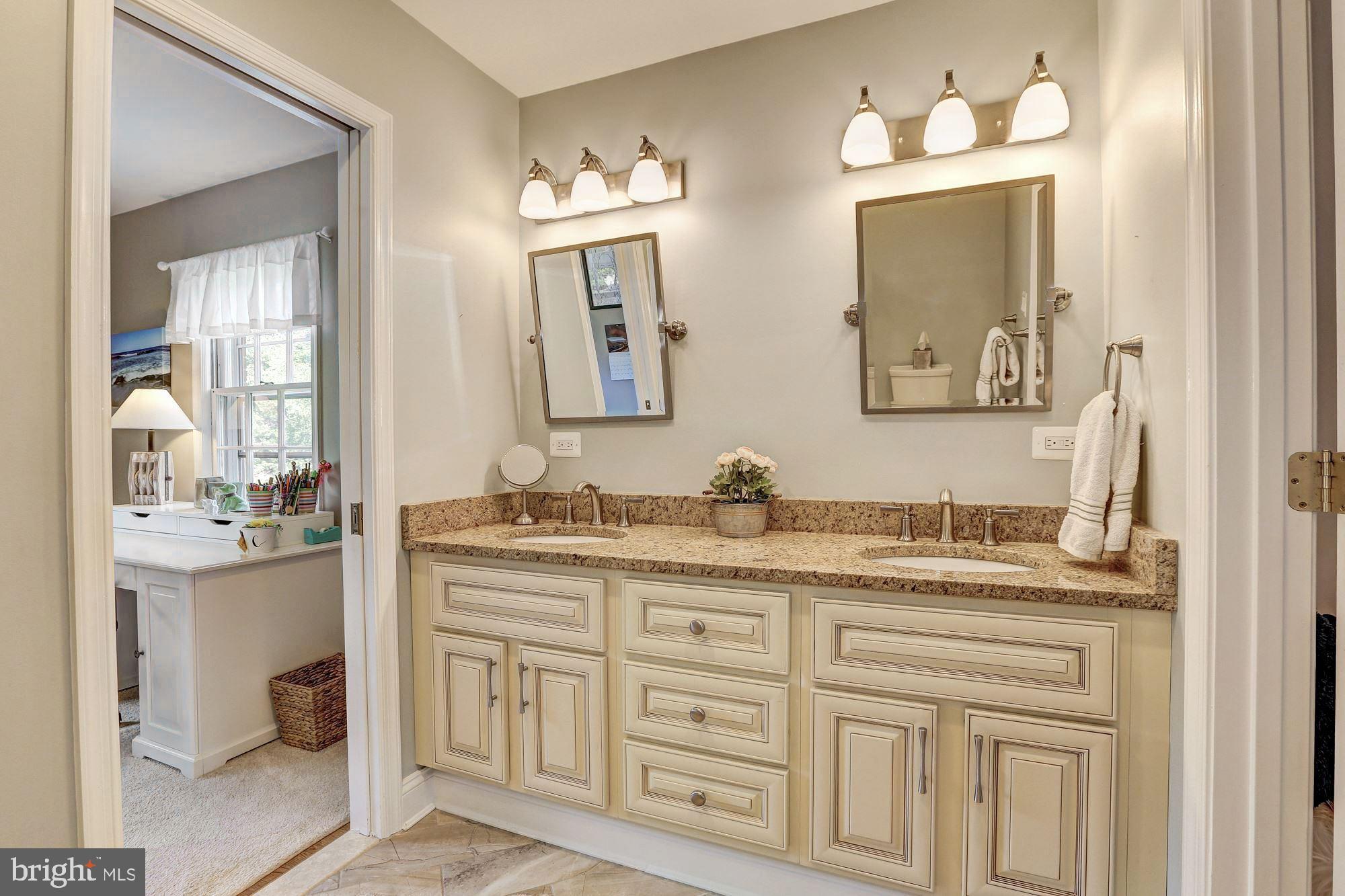 GLEN OAKS - Residential