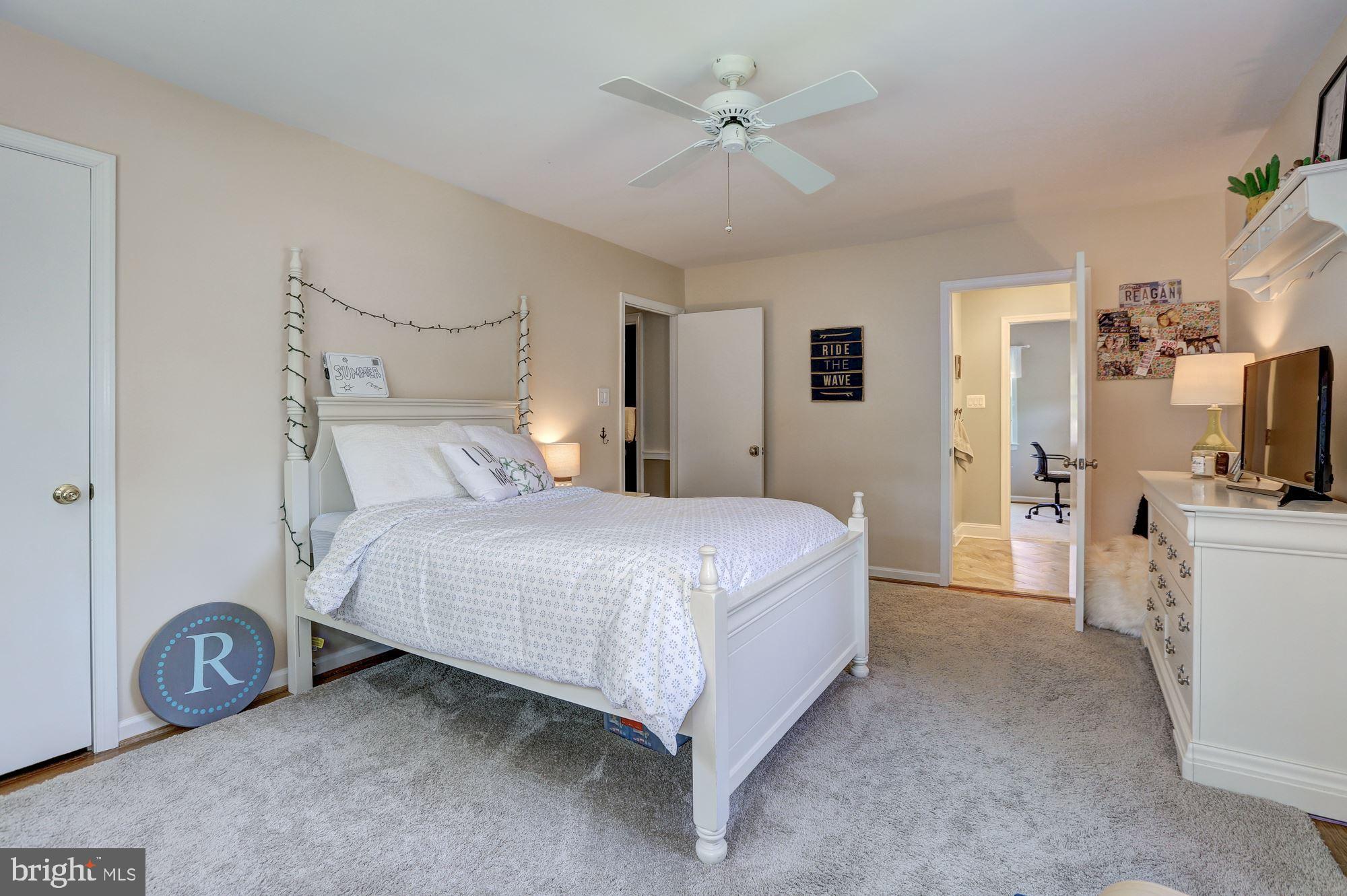 GLEN OAKS - Residential