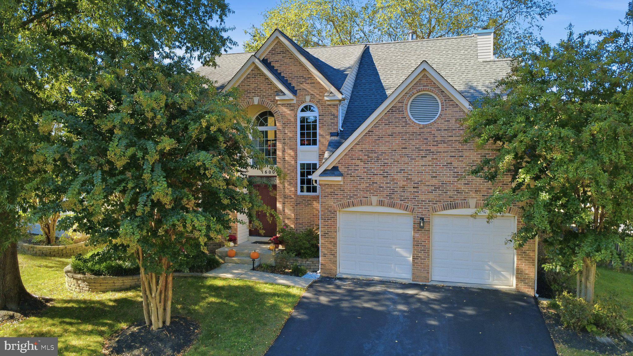 1600 CLARKS COURT