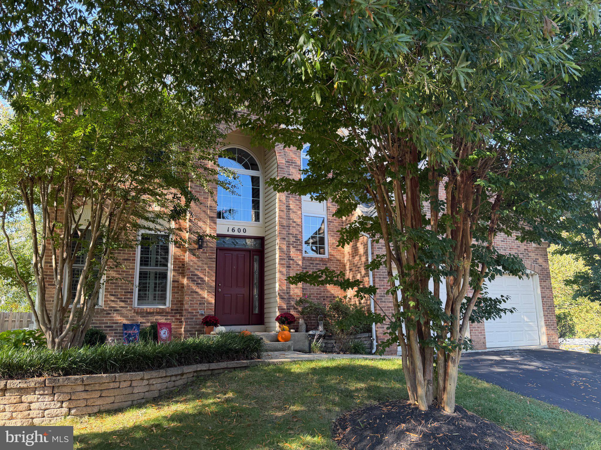 1600 CLARKS COURT